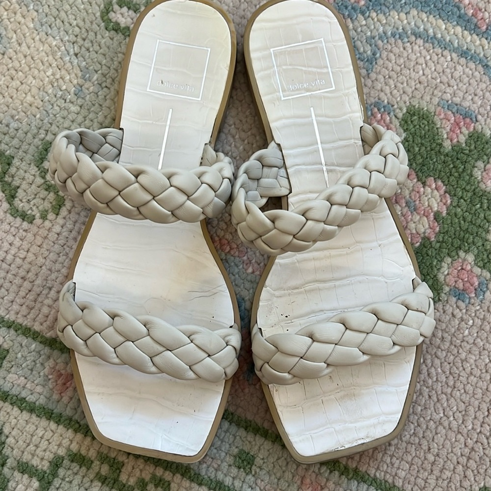 Dolce Vita flat sandals EUC